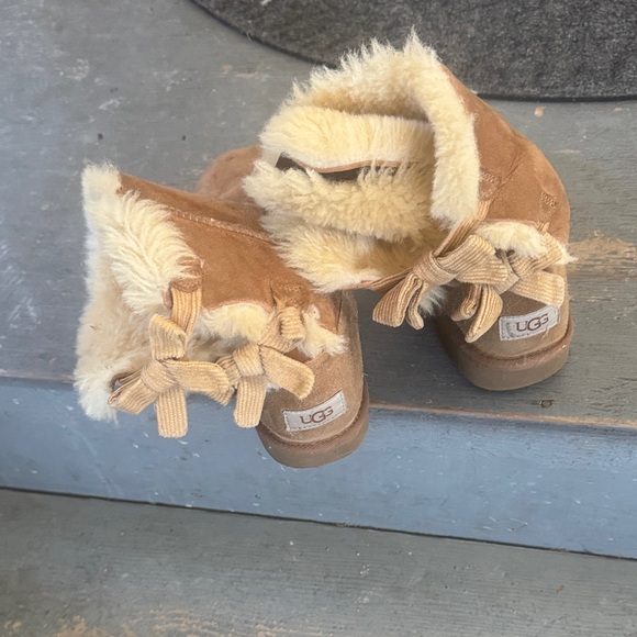 UGG Women's Chestnut Suede Winter Boots - Picture 2 of 4